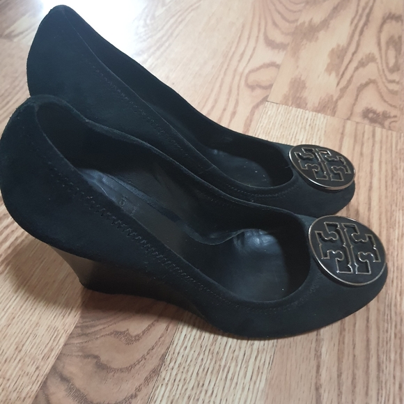 Tory Burch Suede Wedge shoes - Picture 2 of 7